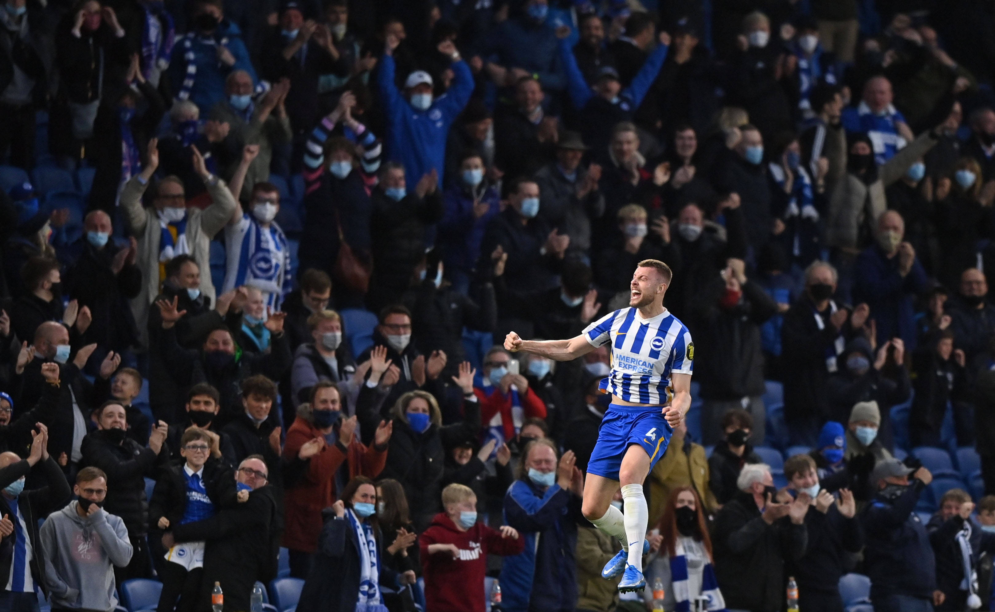 竭力带领 竭力带领