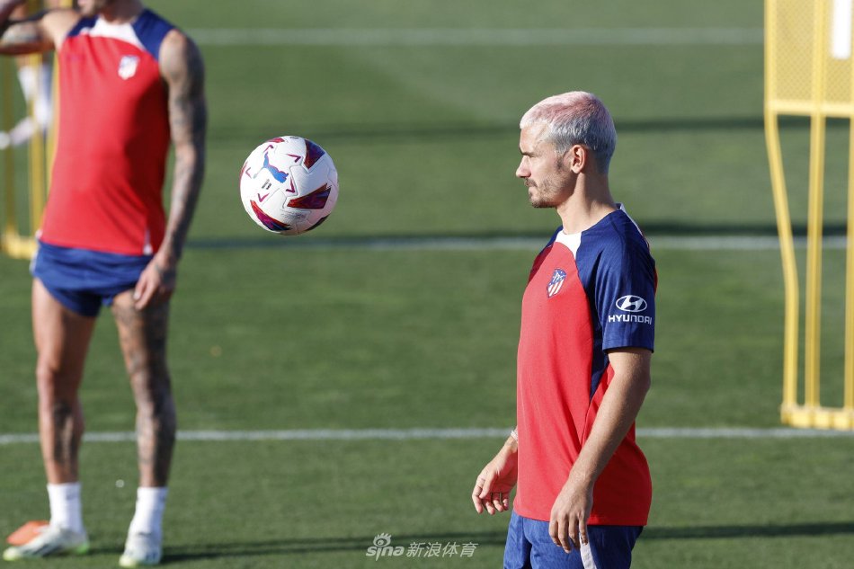 备受瞩目的 备受瞩目的